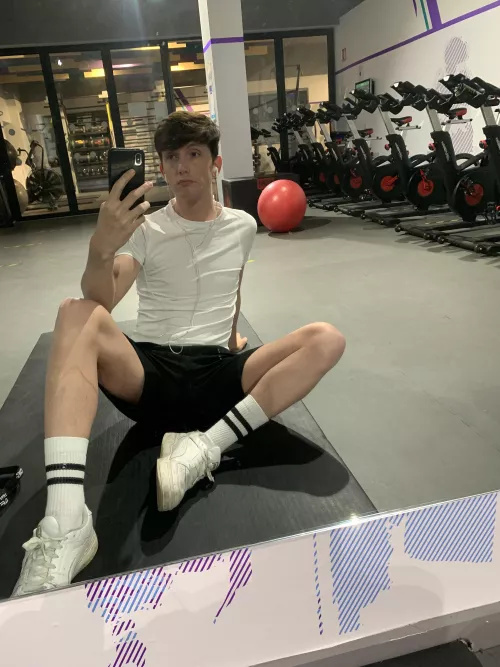 after so many weeks of really bad days, today didn’t feel as crappy. I actually felt happy to get out of bed and that kinda blows my mind 😅