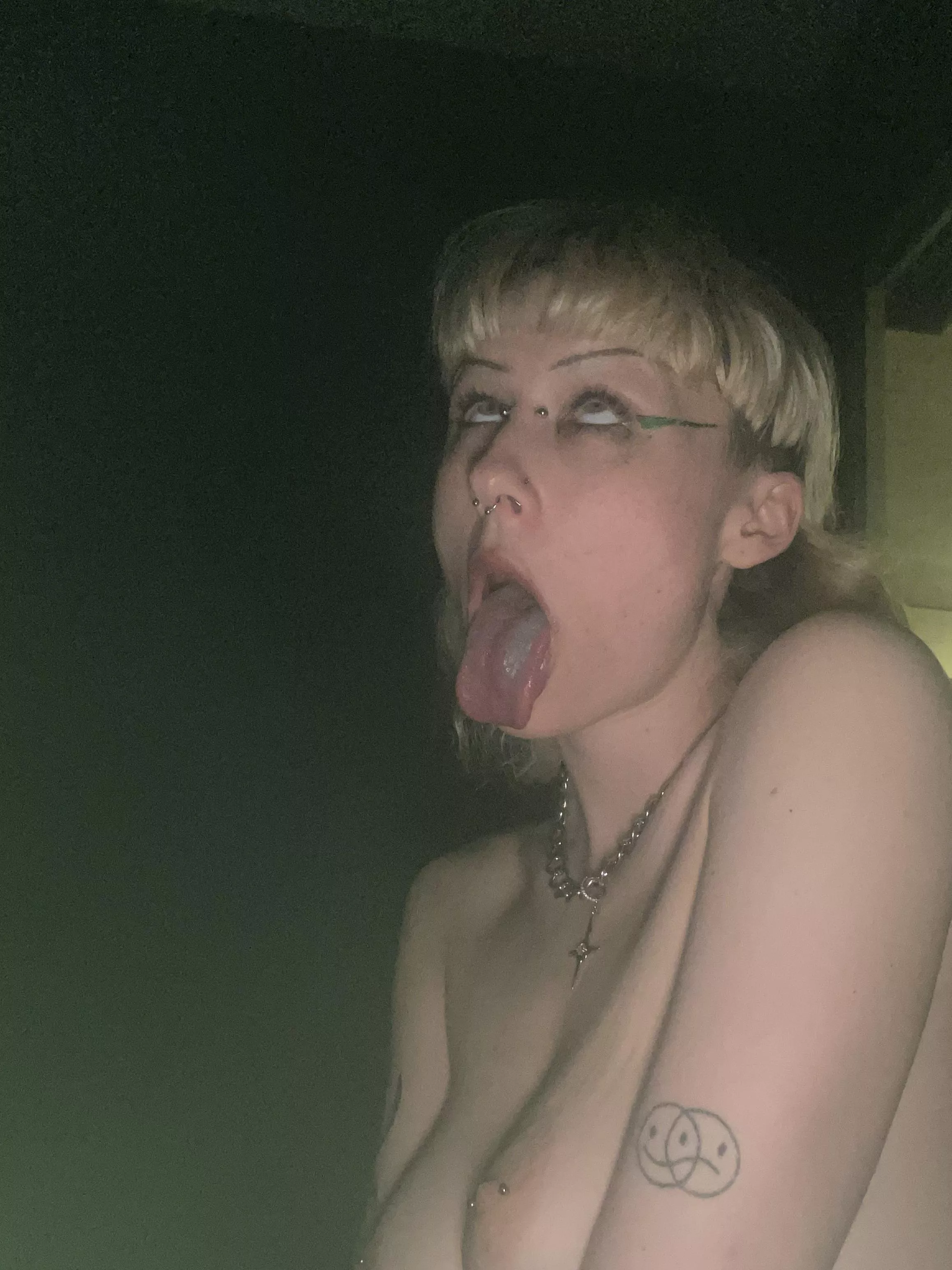 ahegao on the balcony of my hotel <3 ahegao on the balcony of my hotel <3