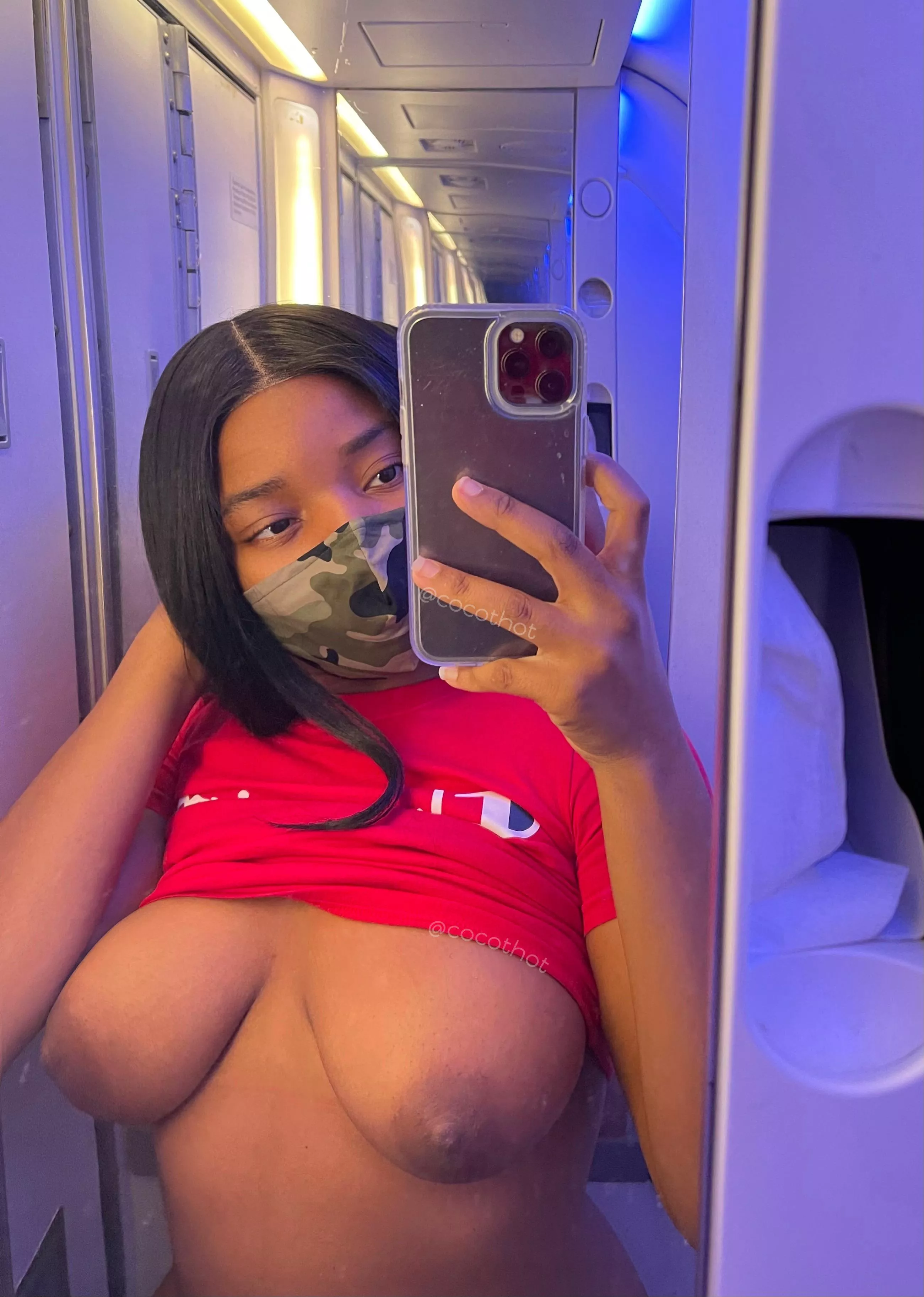 airplane titties 🙈