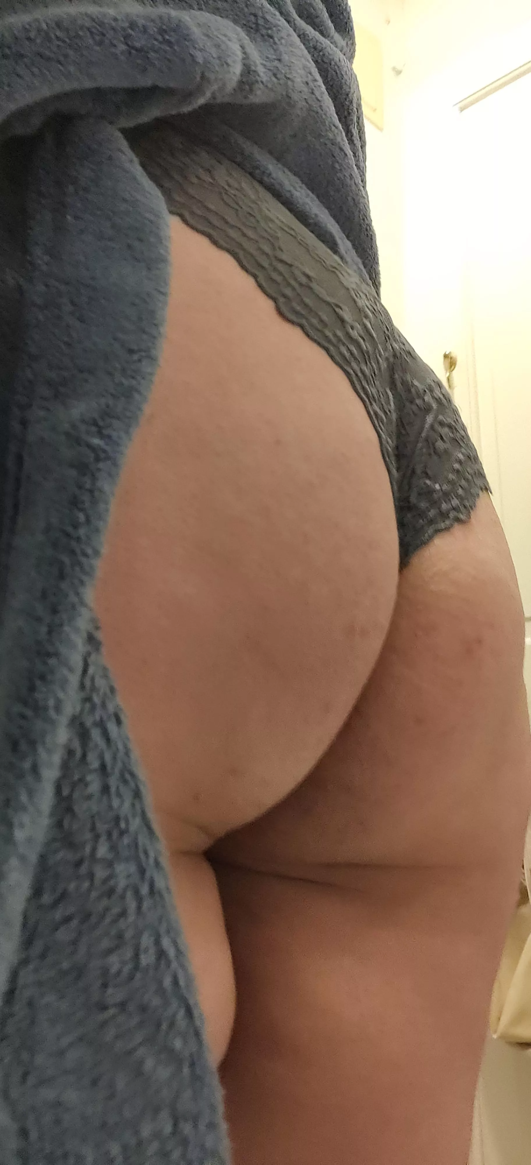 All about the booty sometimes 😉 (f)