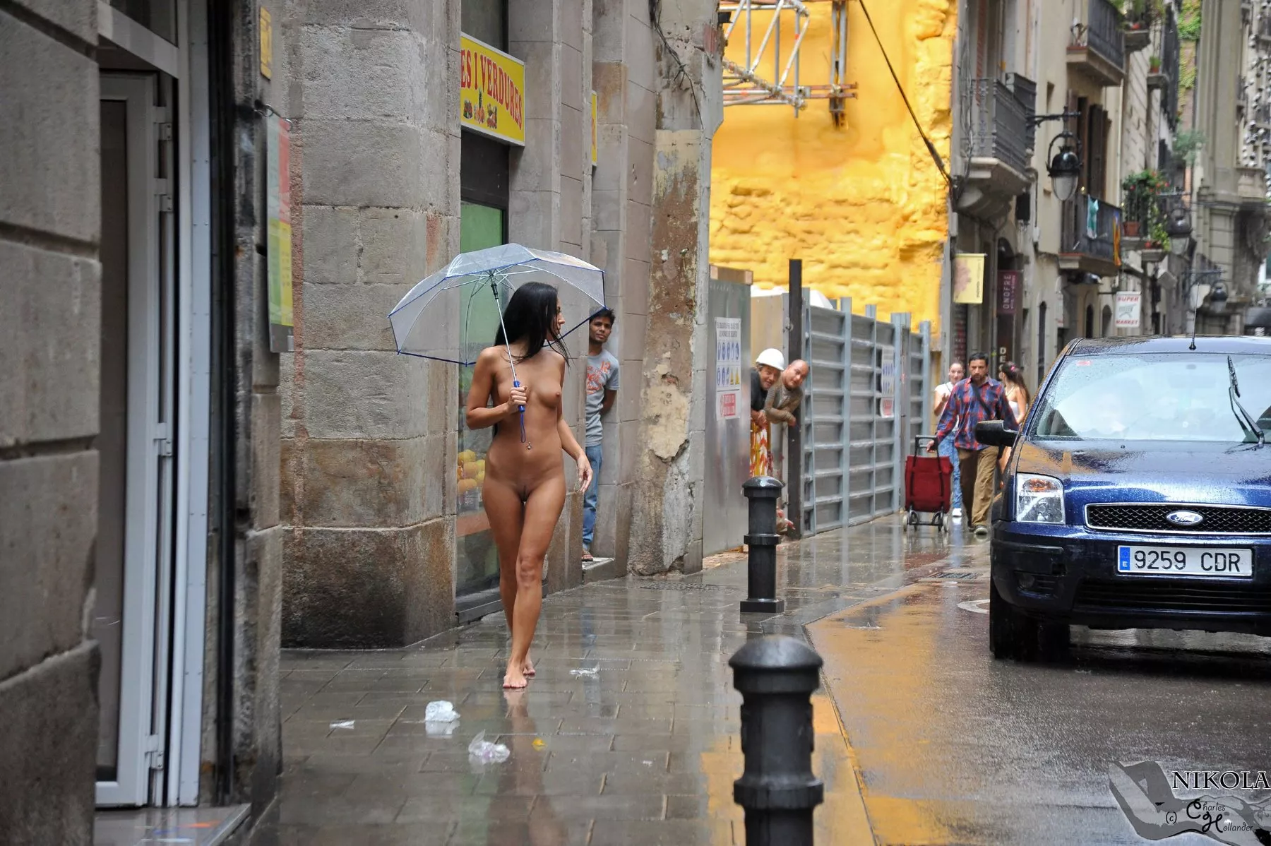 All eyes on her. Nikola naked.