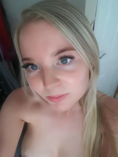 All fresh π spot the little bit of nipple peaking π