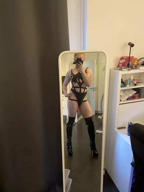All the straps 😳