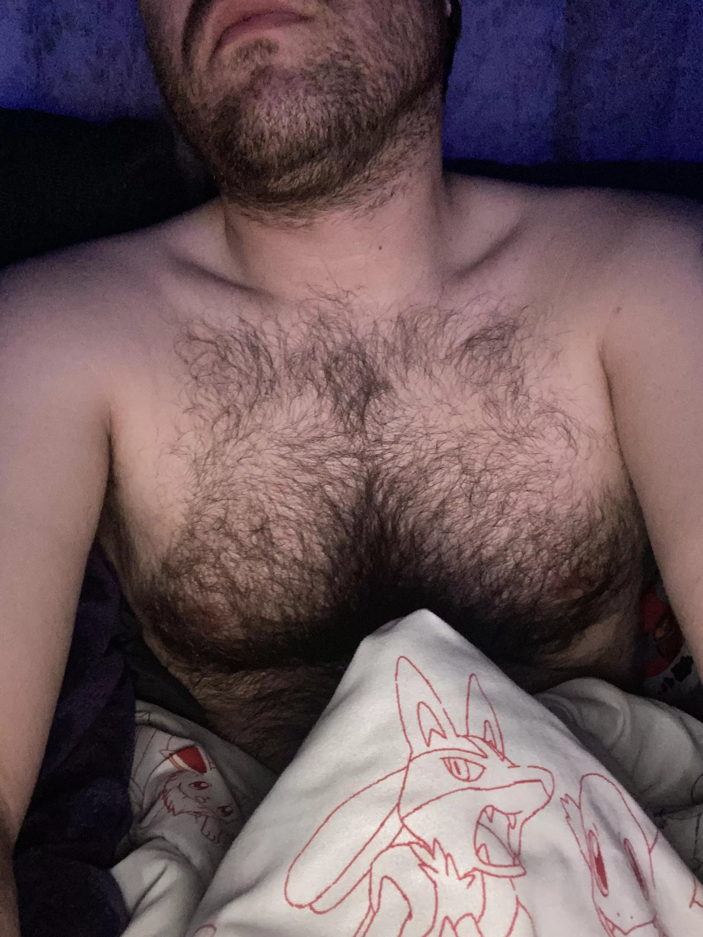 All this cold weather and I still sleep without clothes. The fur helps more than you’d think lol. All this cold weather and I still sleep without clothes. The fur helps more than you’d think lol.