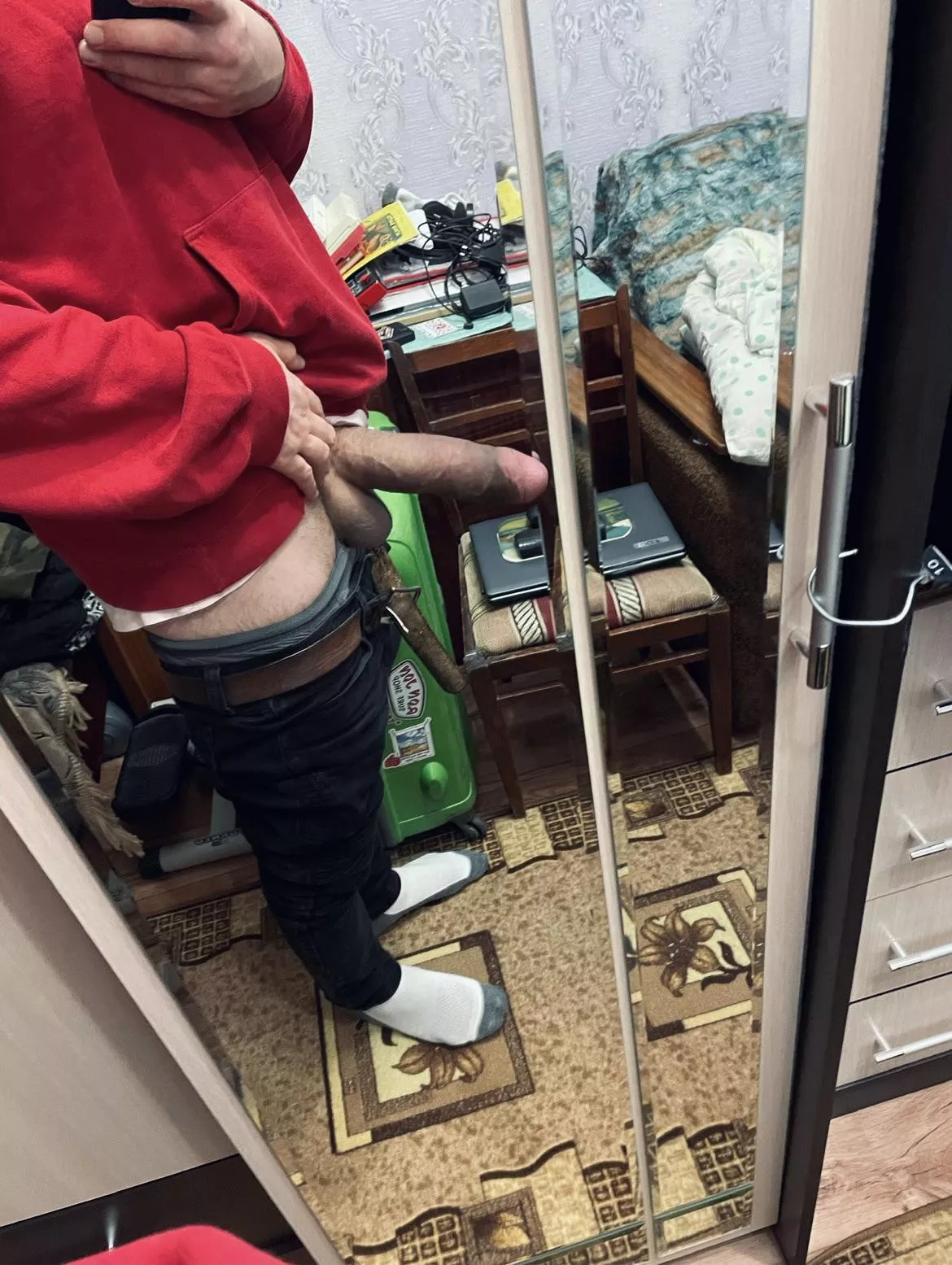 Almost got caught taking this selfie 🤳