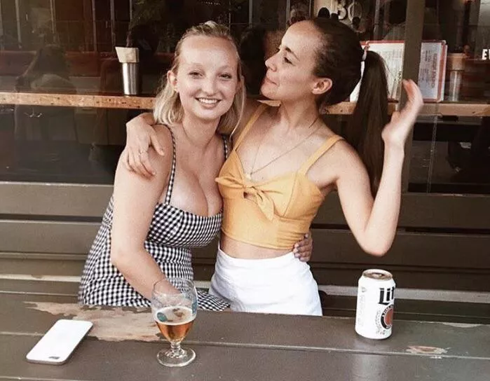 Almost popping out of her dress 🤤🥛