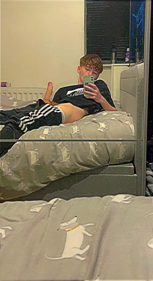 Alone and bored 🥺