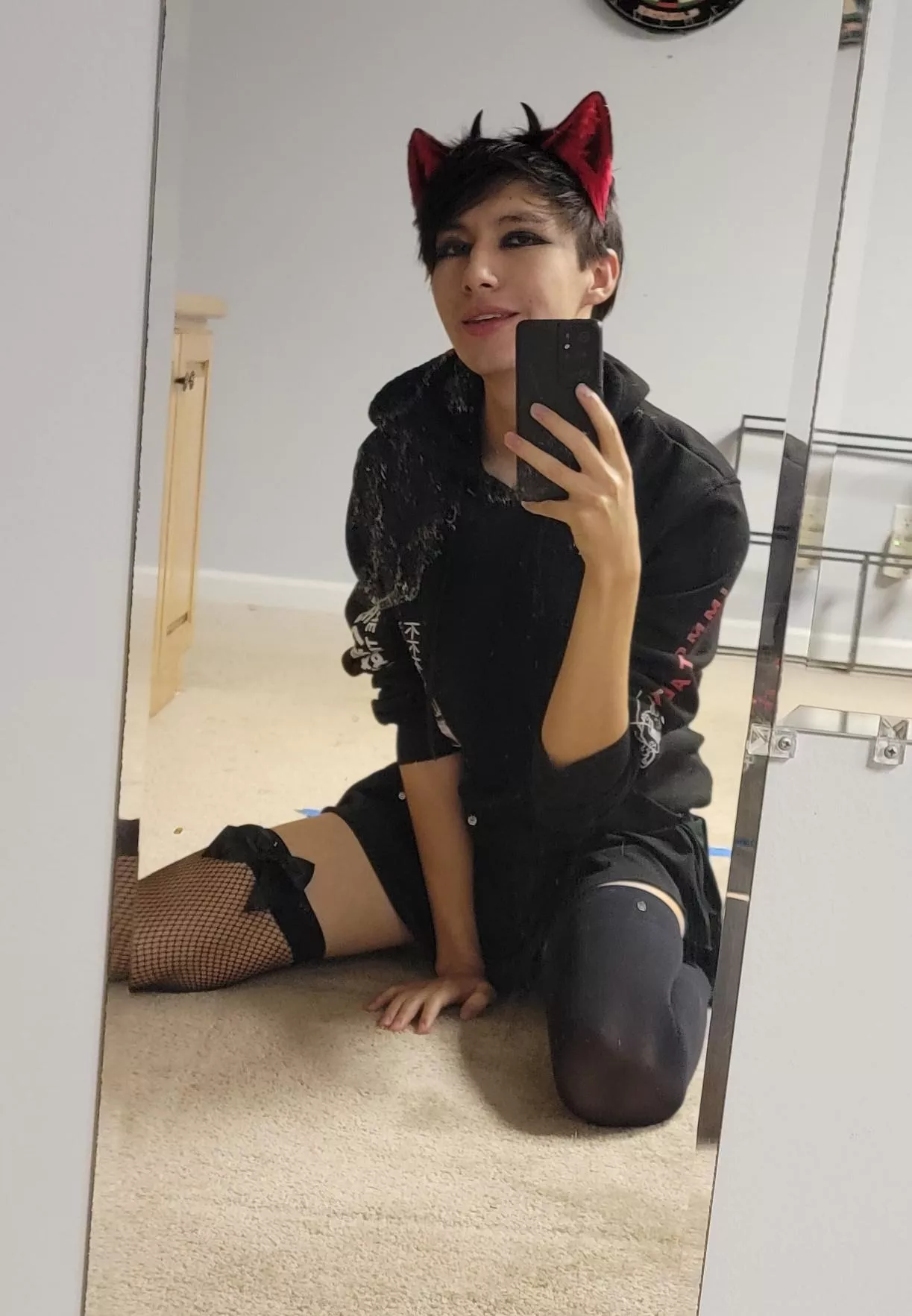 Always been insecure about my teeth, this is my first time ever posting me showing my teeth:3