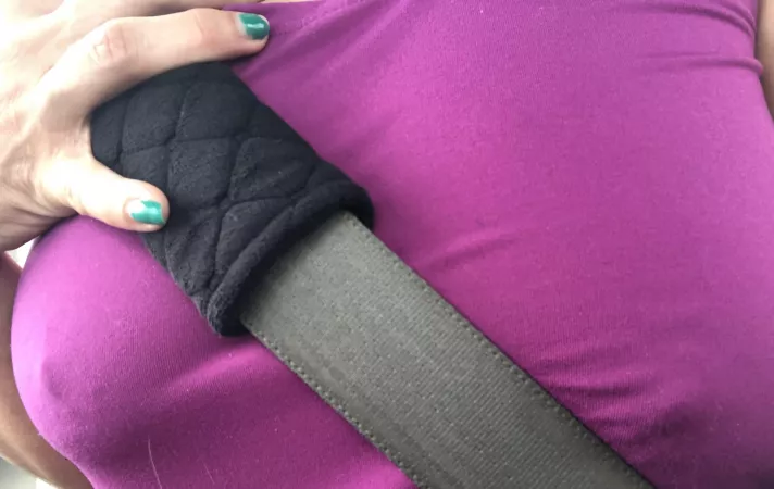 Always braless. Always driving 😘