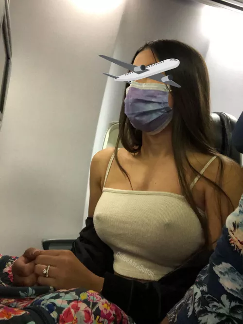 Always (f)ly bra- less in case of turbulence, it’s the safer choice.