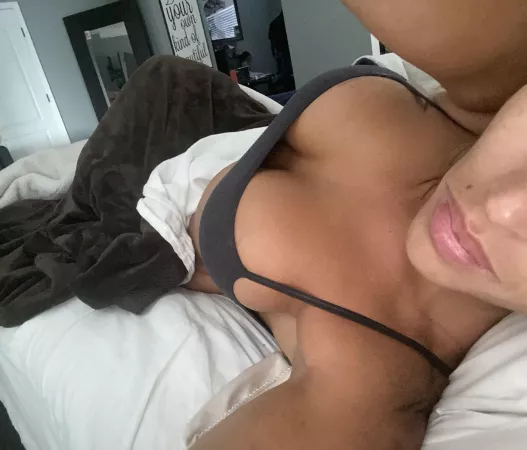 Always fun waking up next to her[48F]