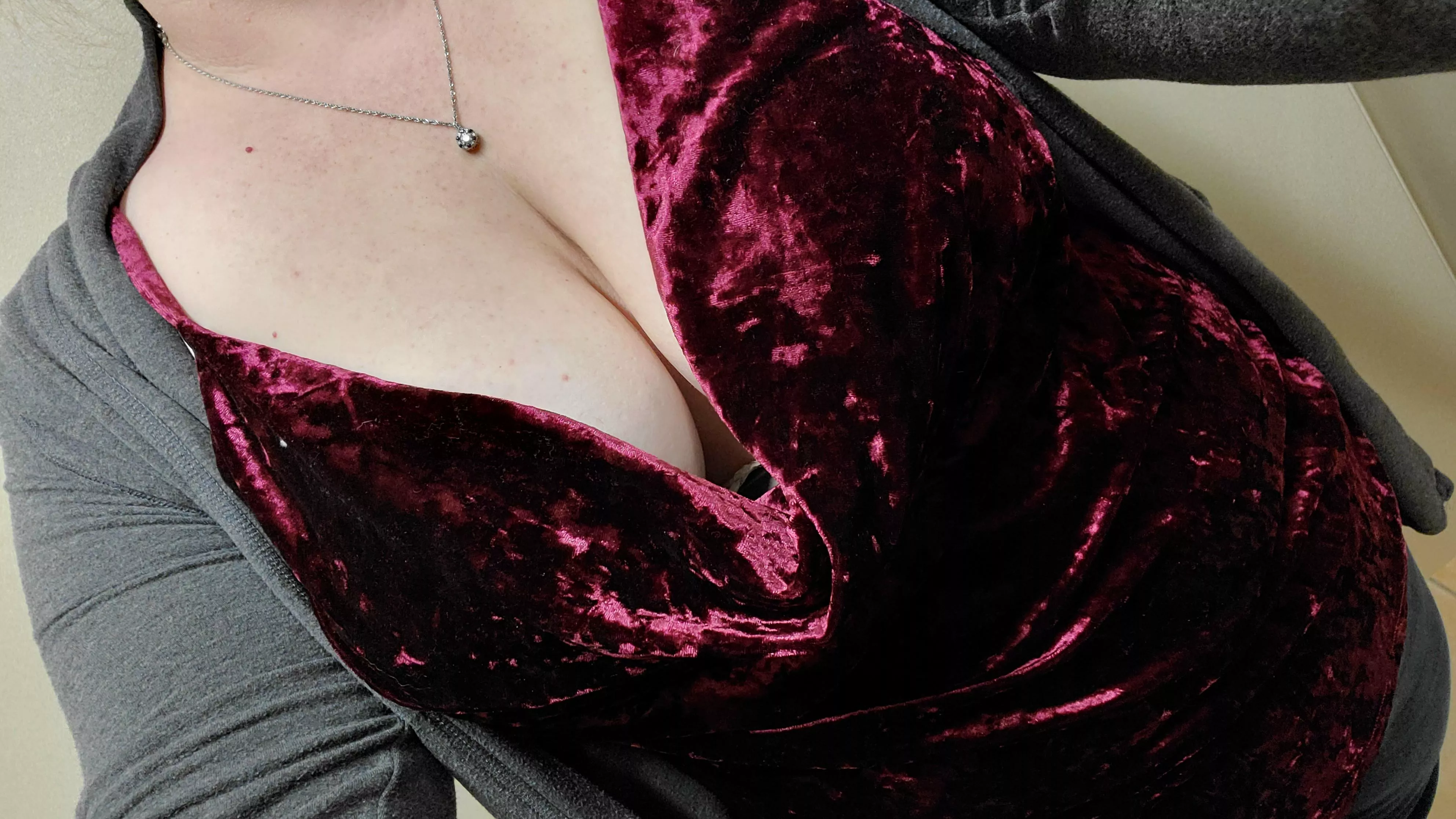 Always my favorite shirt to feel naughty in at work 🥰