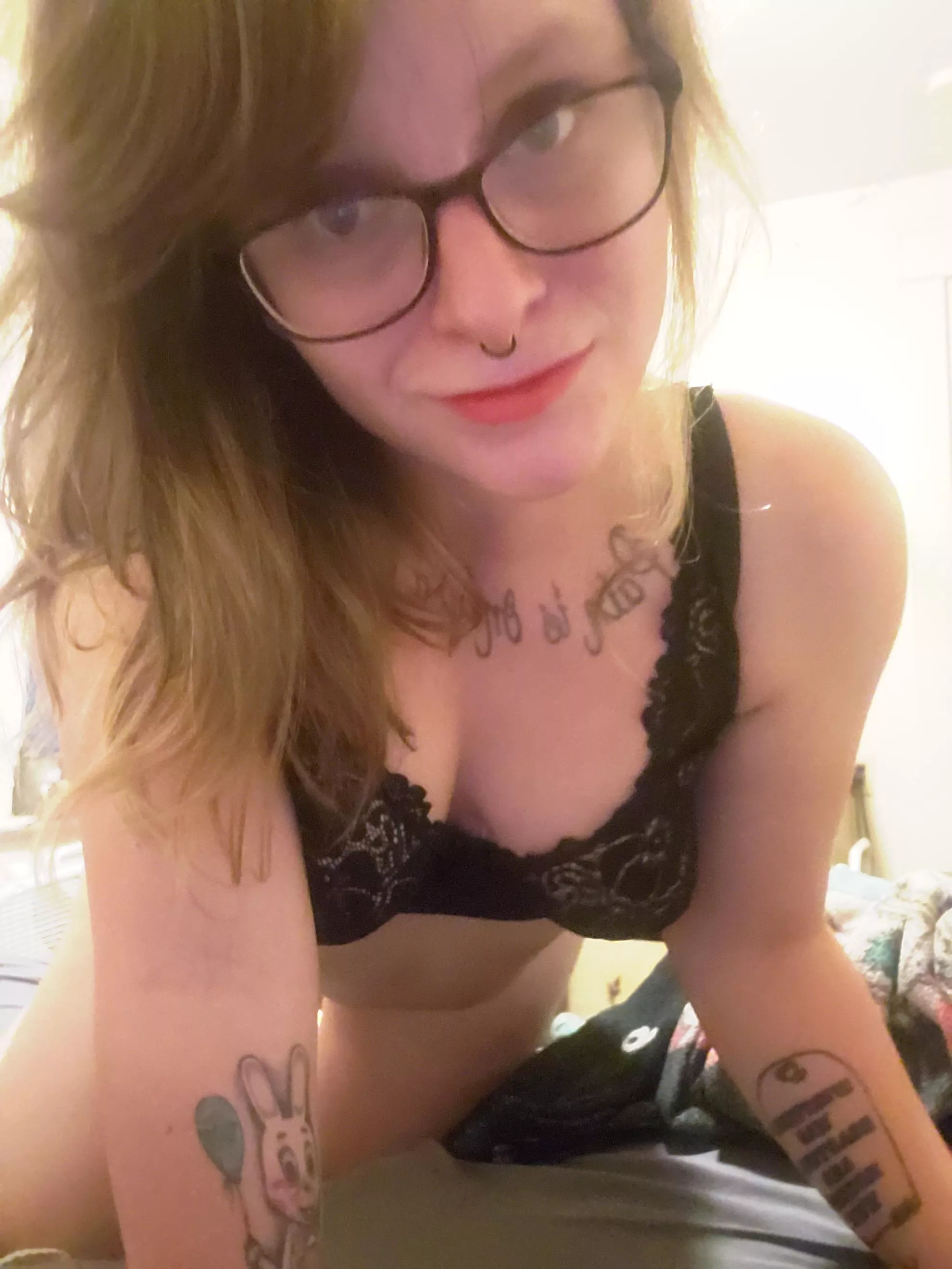 Always stoned, always pretty Always stoned, always pretty