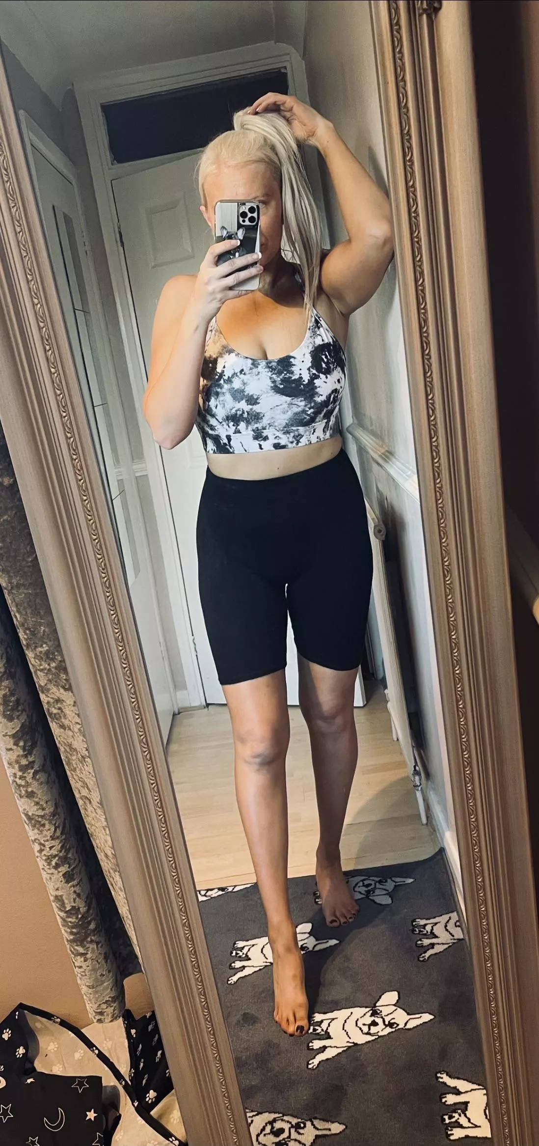 Always time for a selfie before a workout Always time for a selfie before a workout