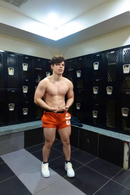 Am I big enough 😩