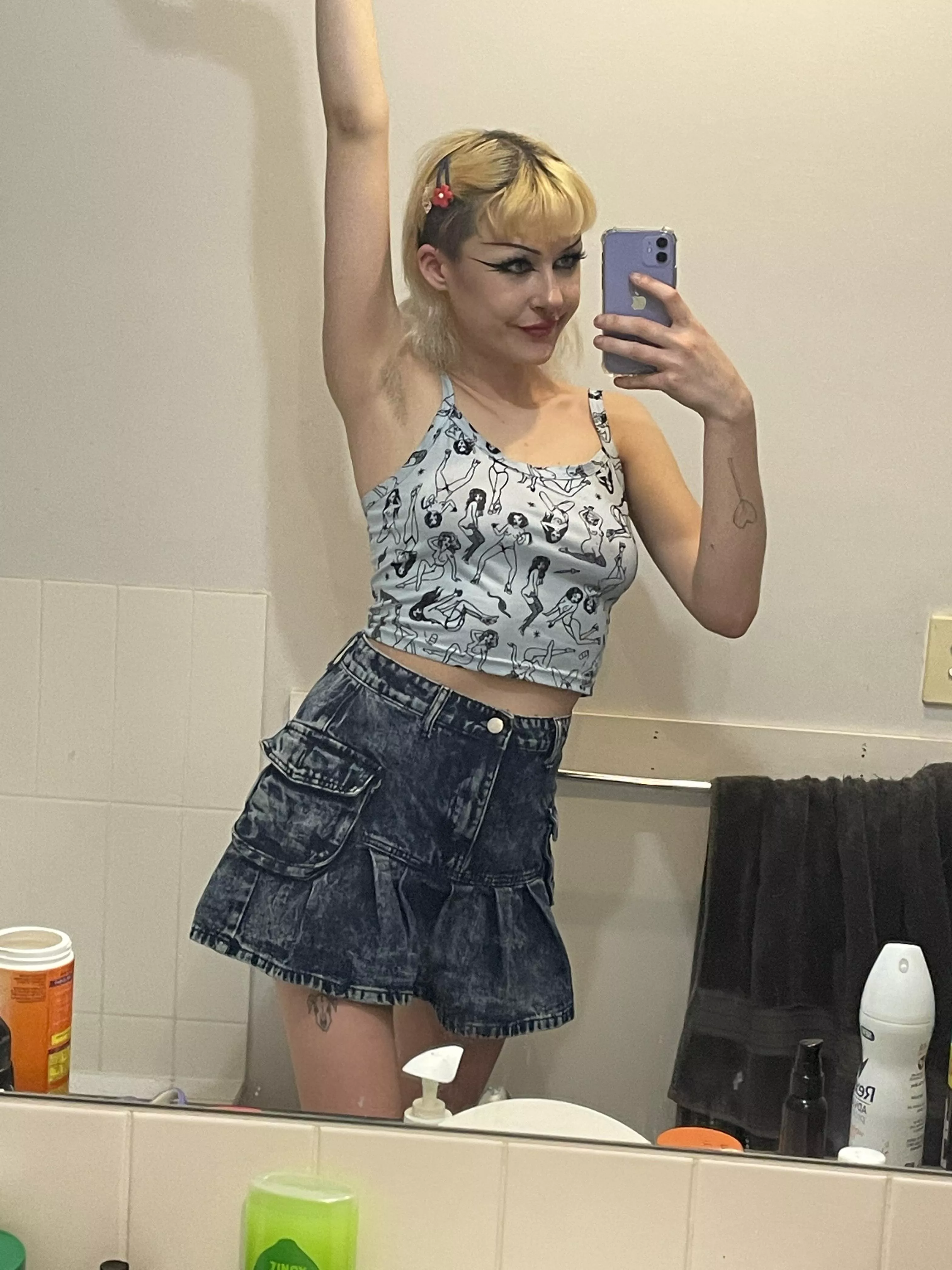 am i cute enough for you to taste my smelly armpit? ;) am i cute enough for you to taste my smelly armpit? ;)