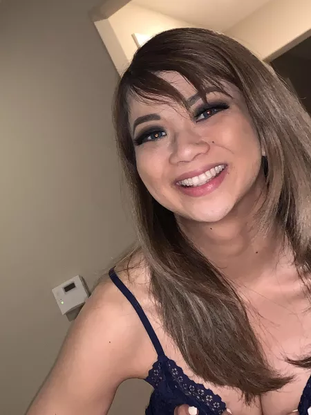 Am i sexy? Vote up if i am / Filipina