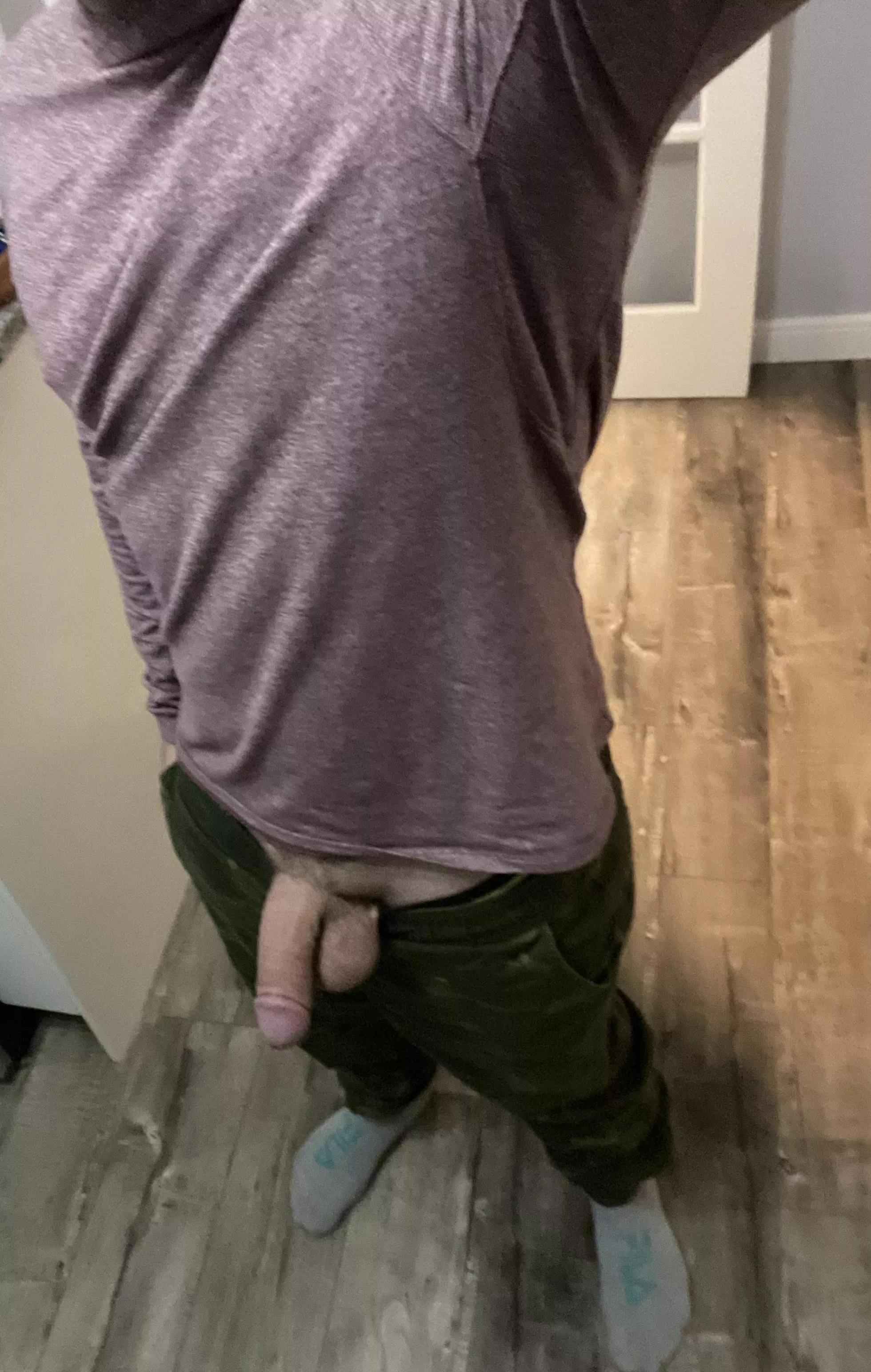 A(m) I wearing these pants wrong? A(m) I wearing these pants wrong?