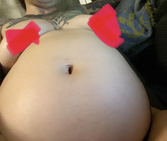 Am I wearing underwear? We will never know. Had to put up a bunch of my pre pandemic dresses up online for sale. So sitting around being fat thinking about what type of dresses I can fit this big gut into…