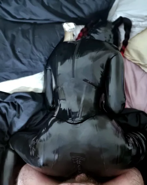Anal only in latex 💦