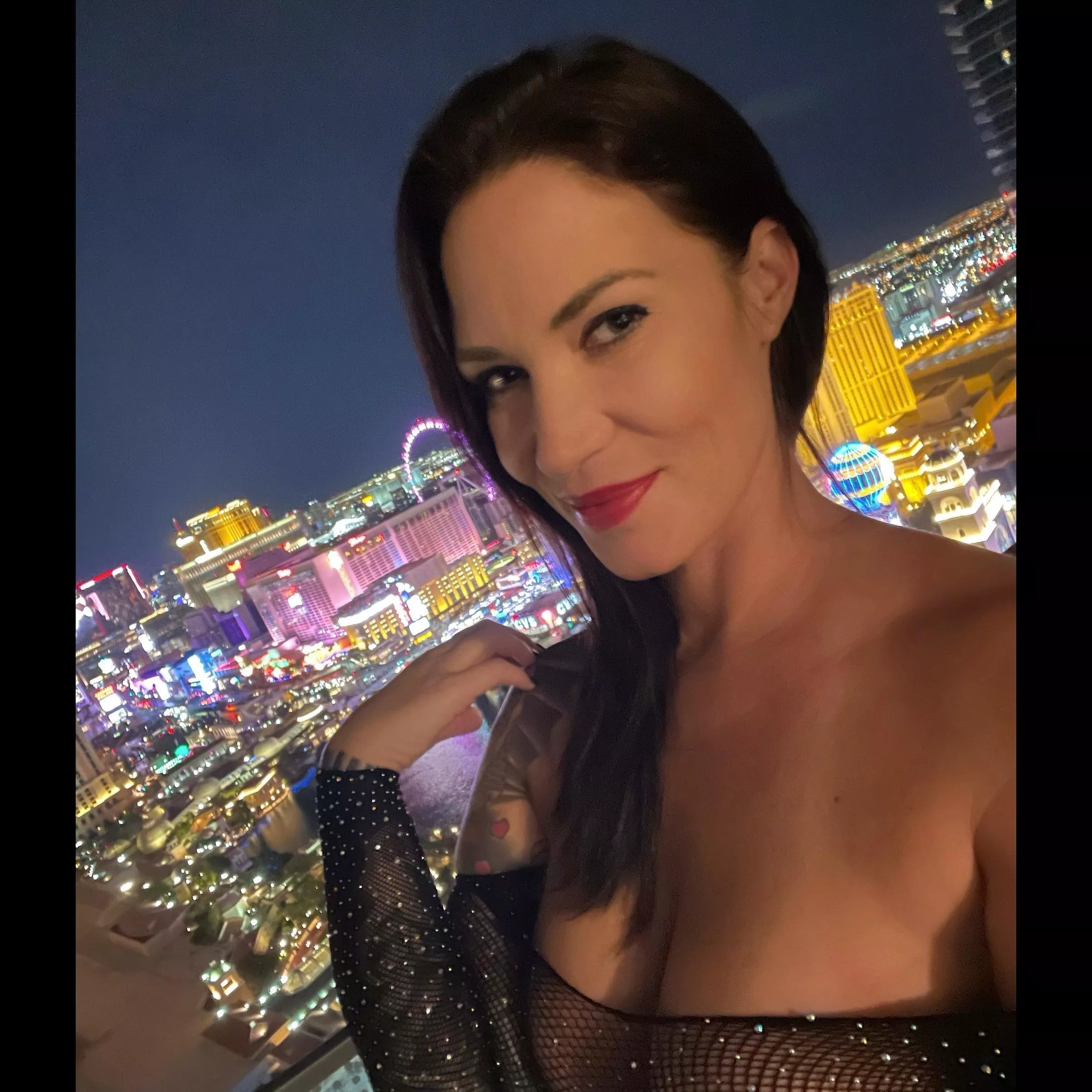 Andie renae (@therealwithandie) [instagram] just in Vegas doing my thing