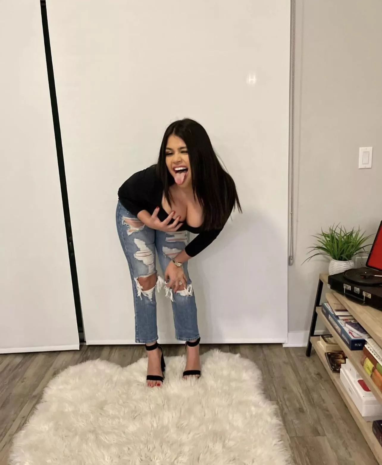 Anna 🤤 a beautiful Latina 😍