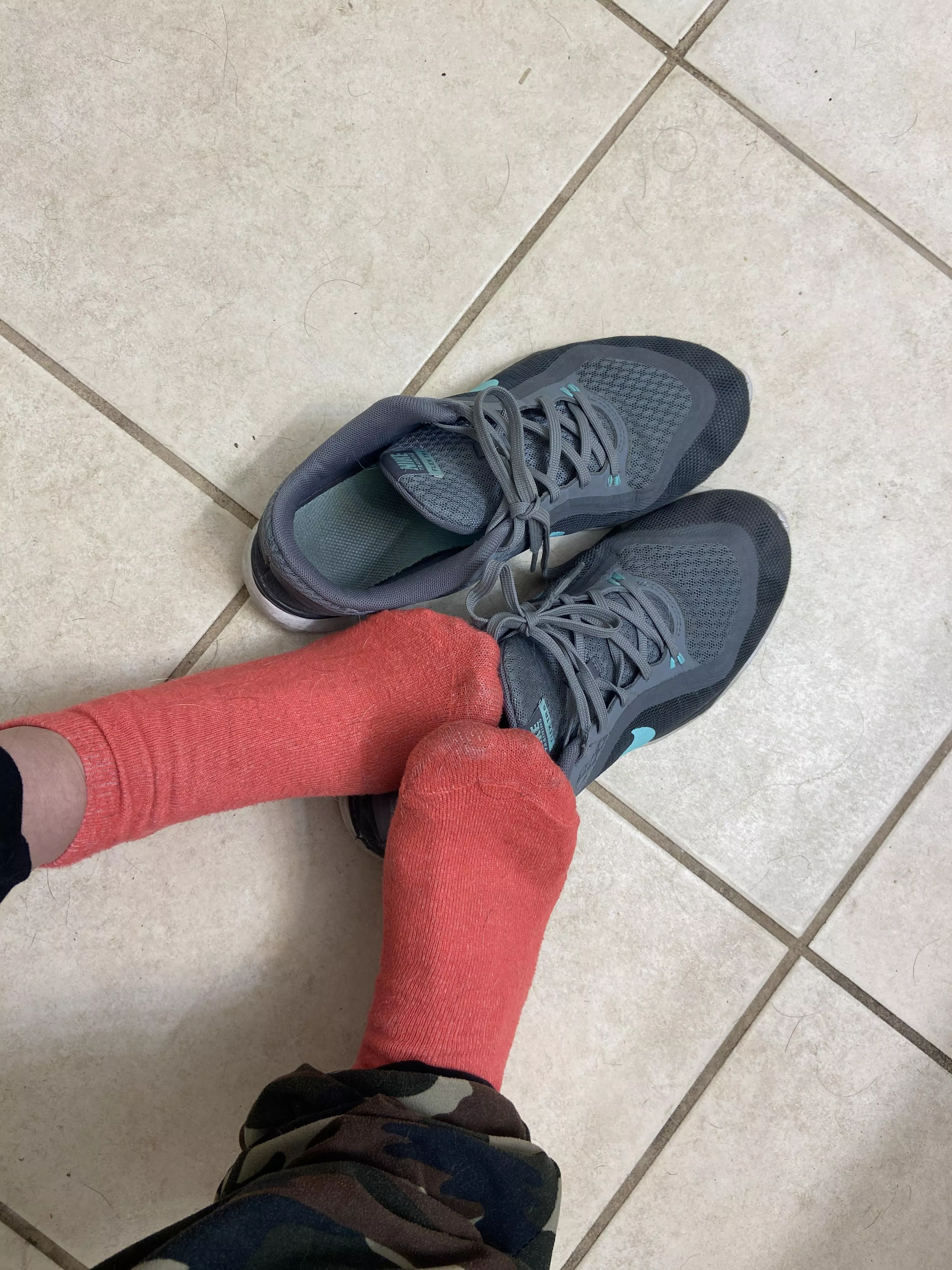 ANOTHER DAY, ANOTHER WET LAYER OF STANK!!! 🤢🥵🥵🧦I don’t even dare sniff them myself !🤭🤢🤢