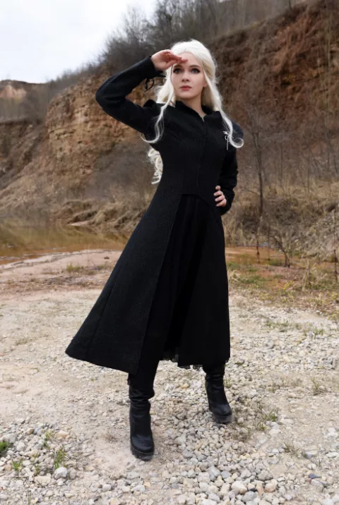 Another pic and another outfit of Daenerys ~ who's remember my previous cosplay of our queen? <3 Check it in comments! Another pic and another outfit of Daenerys ~ who's remember my previous cosplay of our queen? <3 Check it in comments!