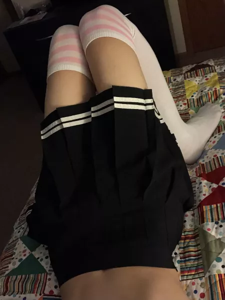 Another skirt n’ socks pic, because why not? 😂
