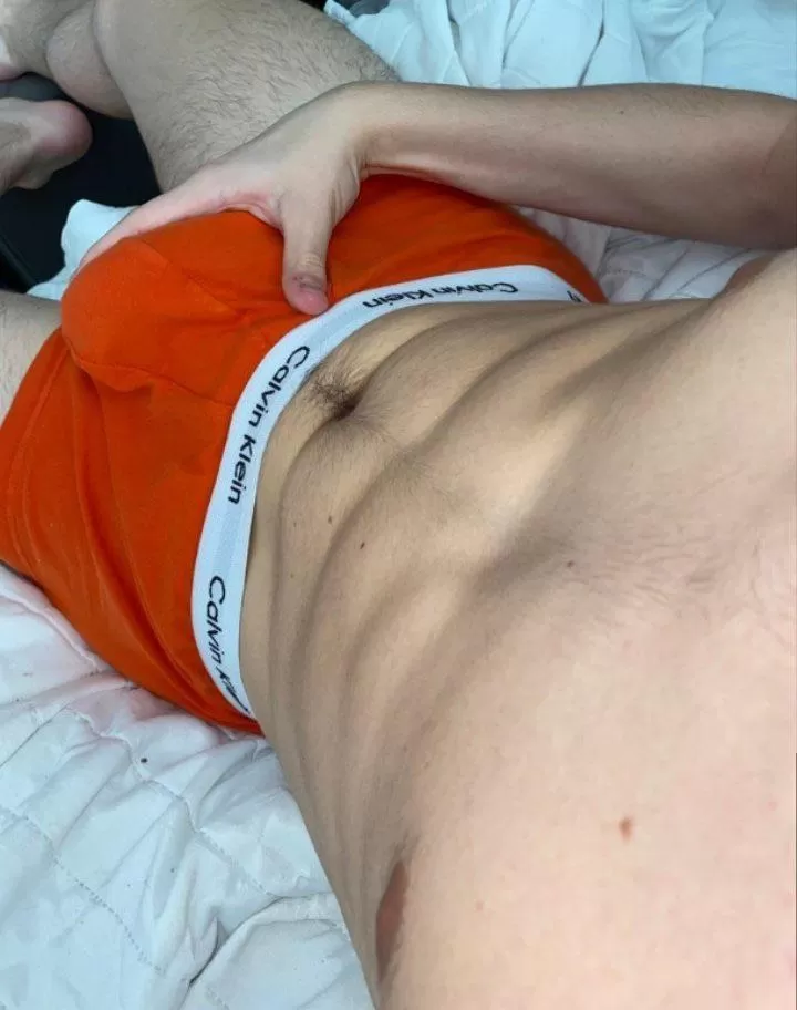 Any bros wanting to jerk me off π? Any bros wanting to jerk me off π?