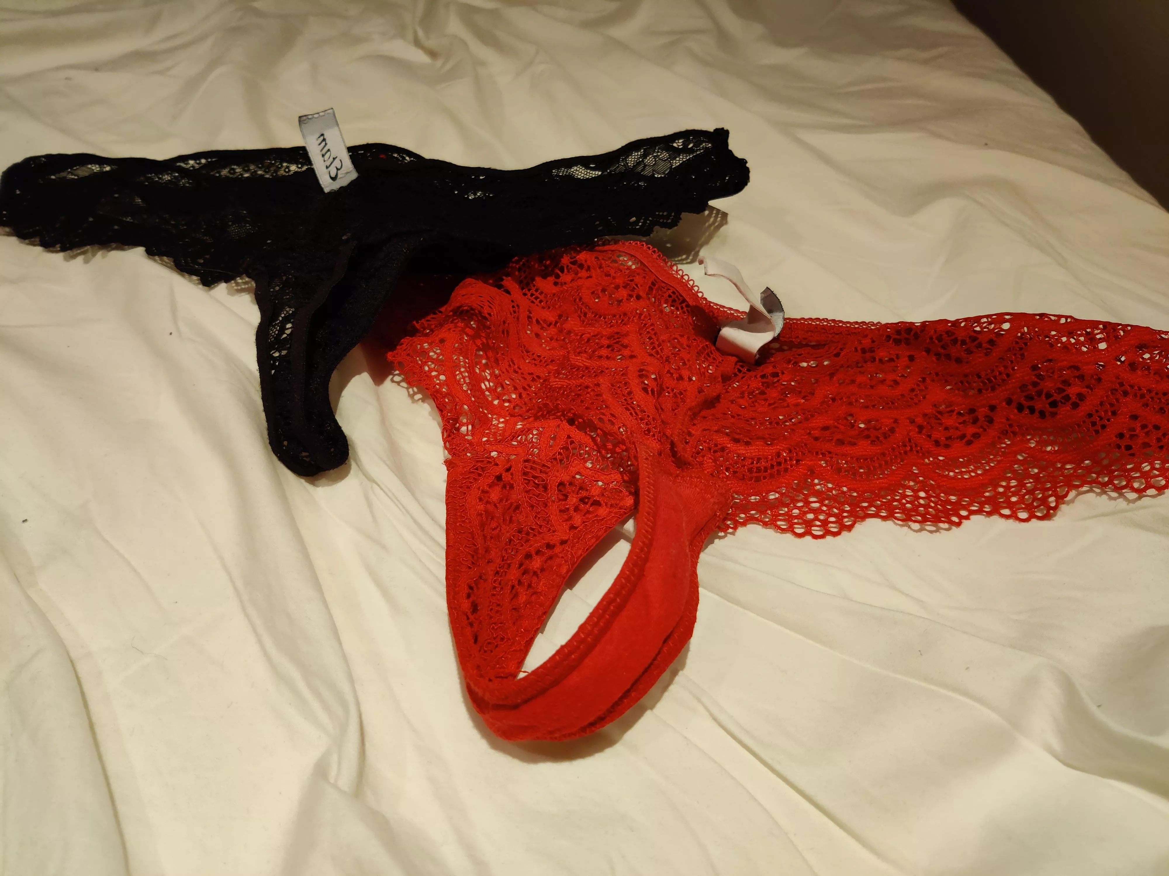 Any F here willing to join me in cumming on my friend's panties?