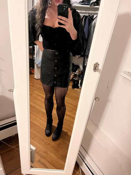 Any fans of a goth gf looking femboys?