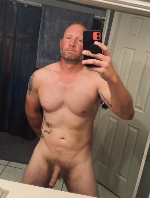 Any fun sexy ladies want to start celebrating New Years with an early bang?[37]
