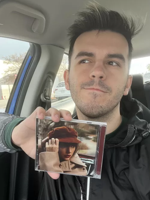 Any gay bro swifties here?! π