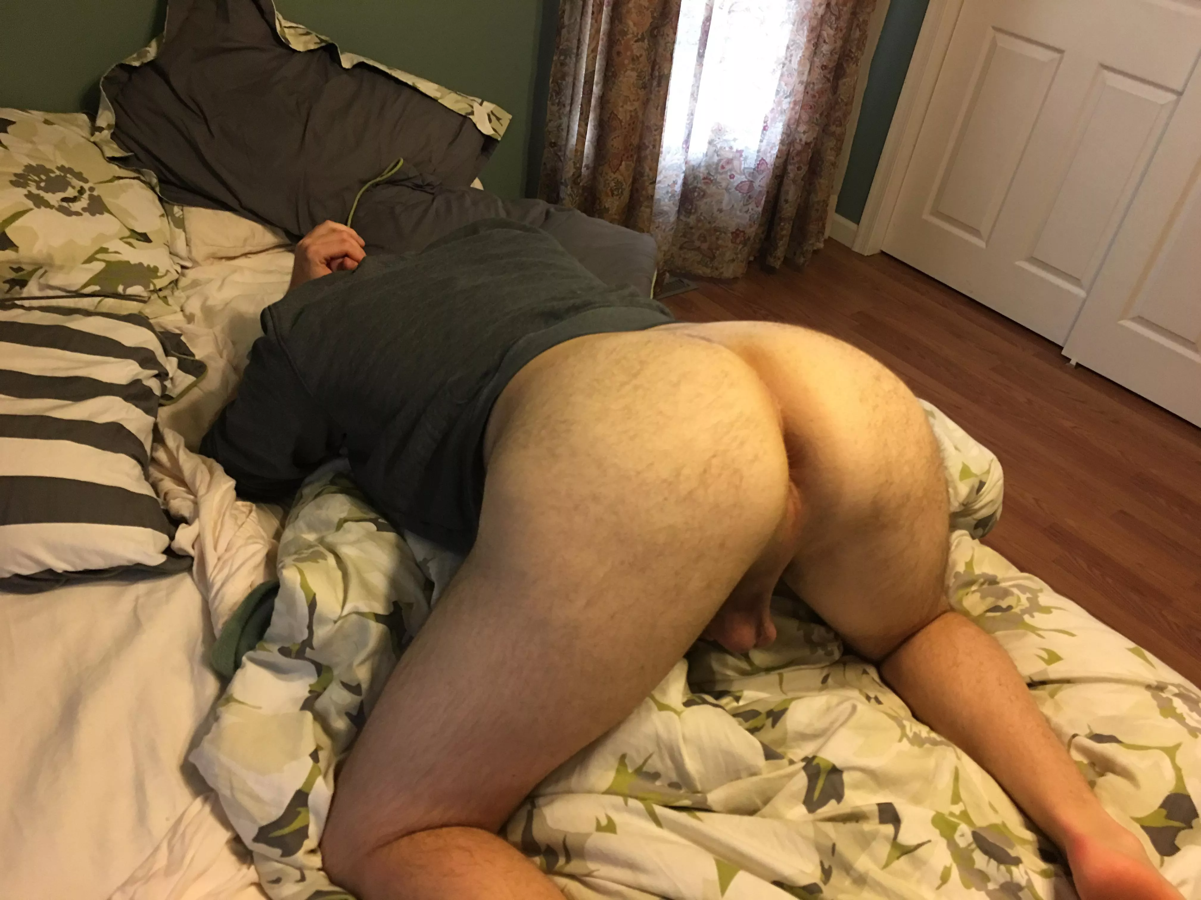 Any gaymer bois want to fill my hole and play pc games?