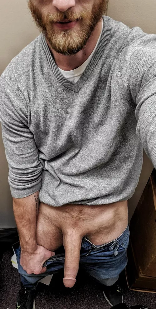 Any ladies appreciate a risky work pic?