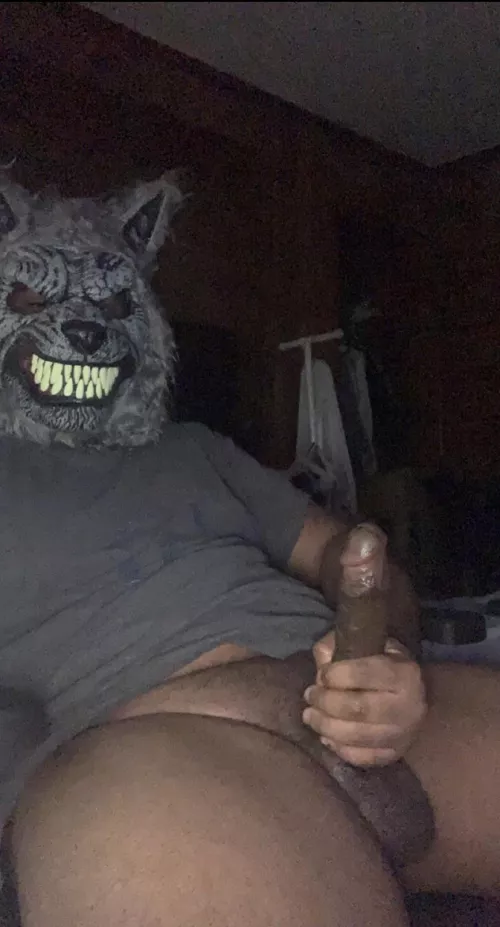 Any ladies wanna watch me stroke ? 😈