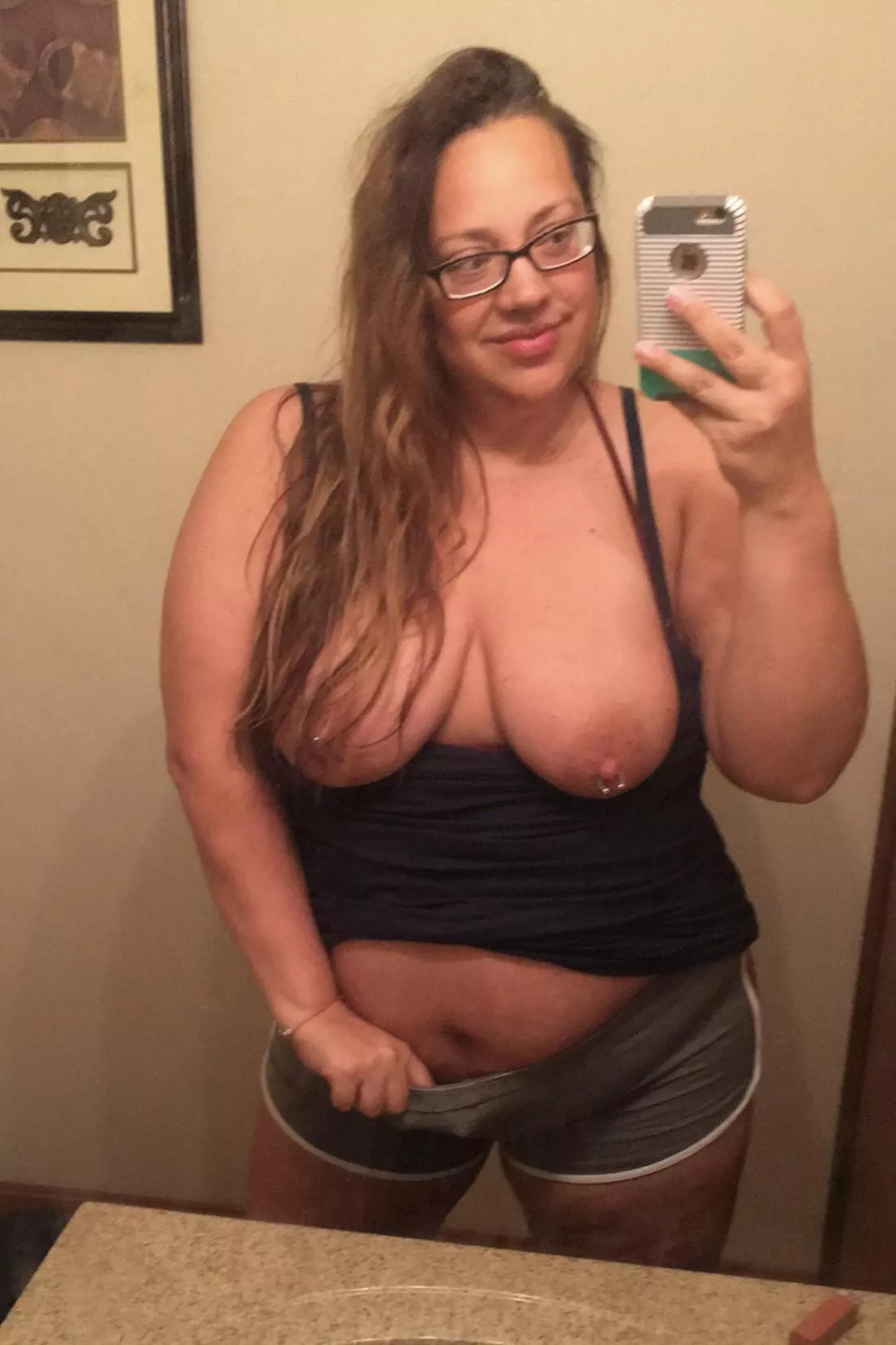 Any lovers of bbw momma bod😈let me know