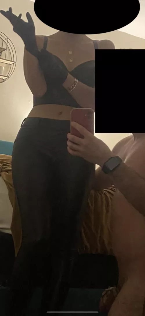 Any other couples love making your sub take humiliating photos while you look hot 😋. How should I push his limits today?