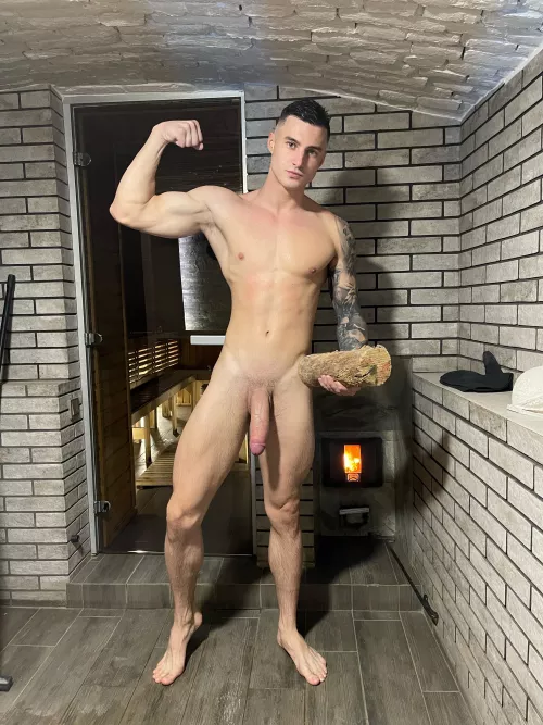 Any sauna lovers ? 🧖‍♂️ or at least dick suckers ?