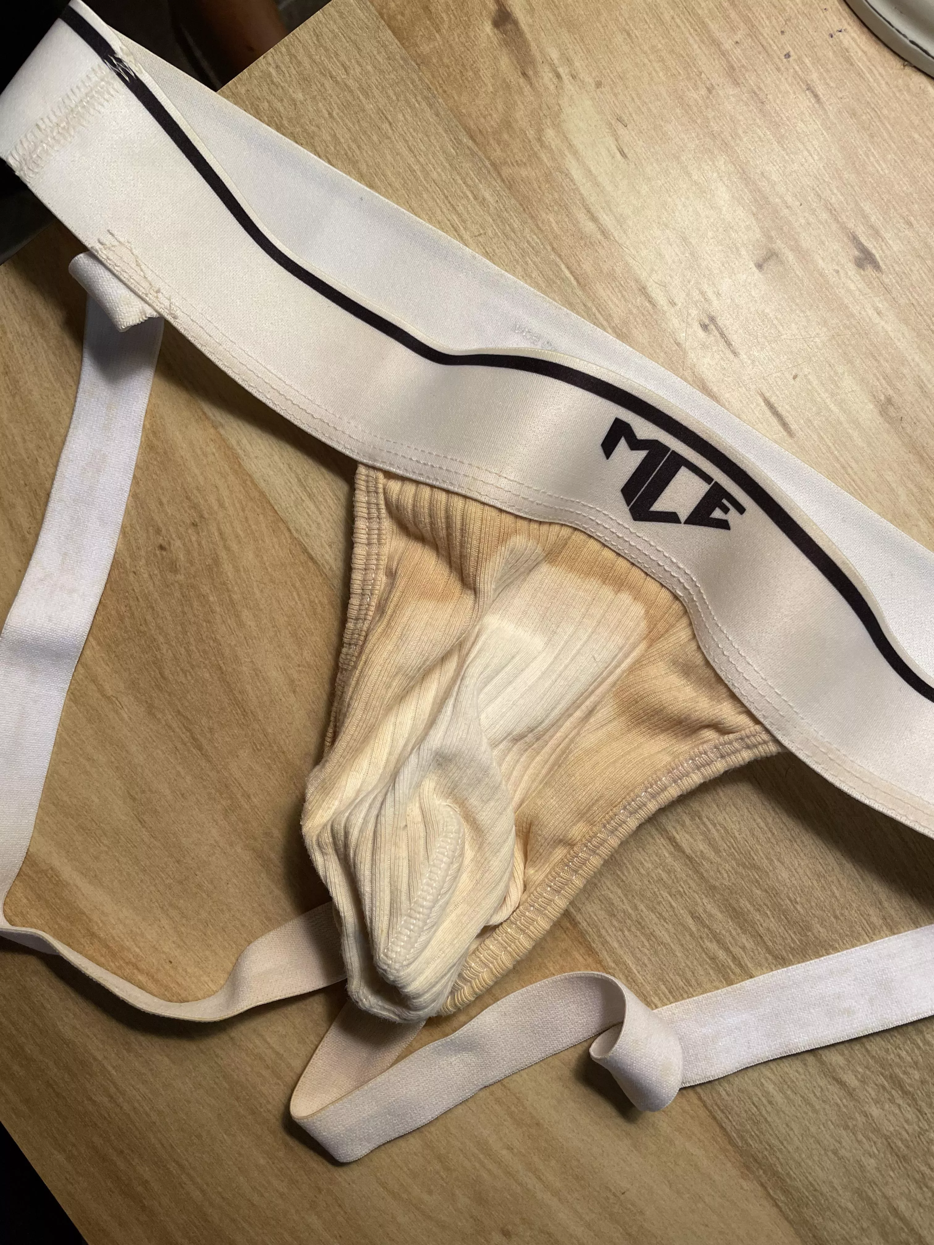 Any takers on a well used jock size M?? DM me if you are interested 😈🐷