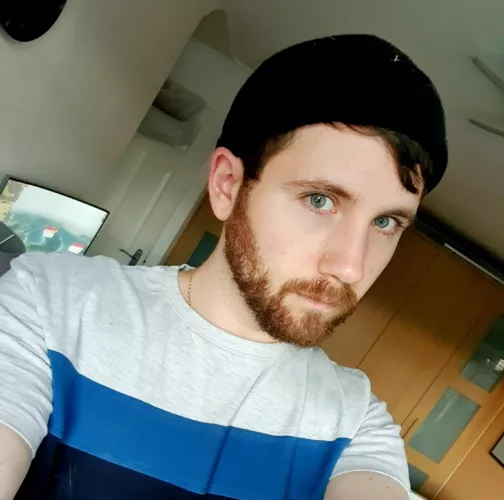 Any Vic 2 players wanna tutor me so I'm ready for Vic 3 🤴