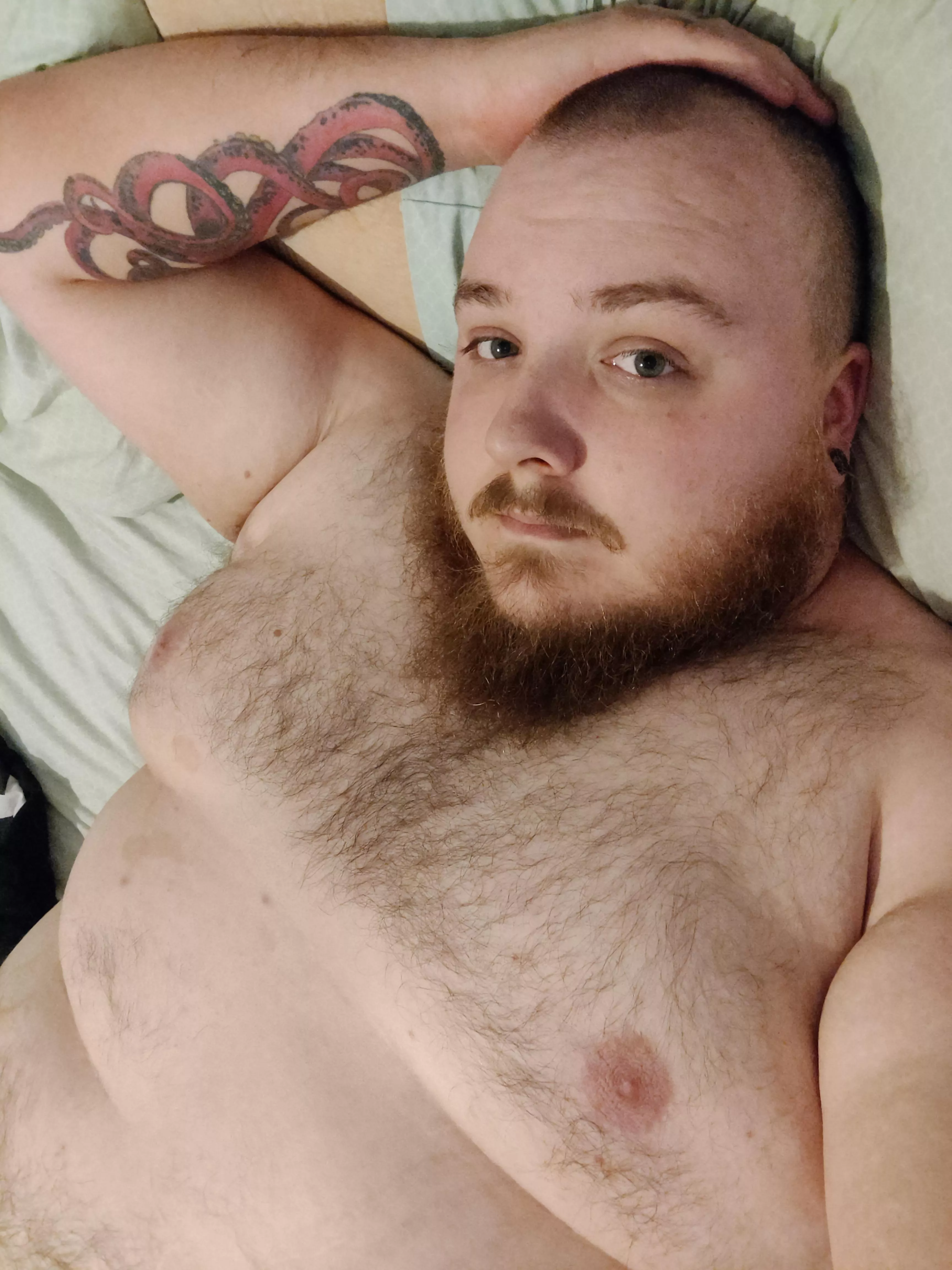 Any women interested in cuddling? 😊