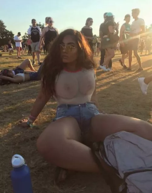 Anybody have her name pls