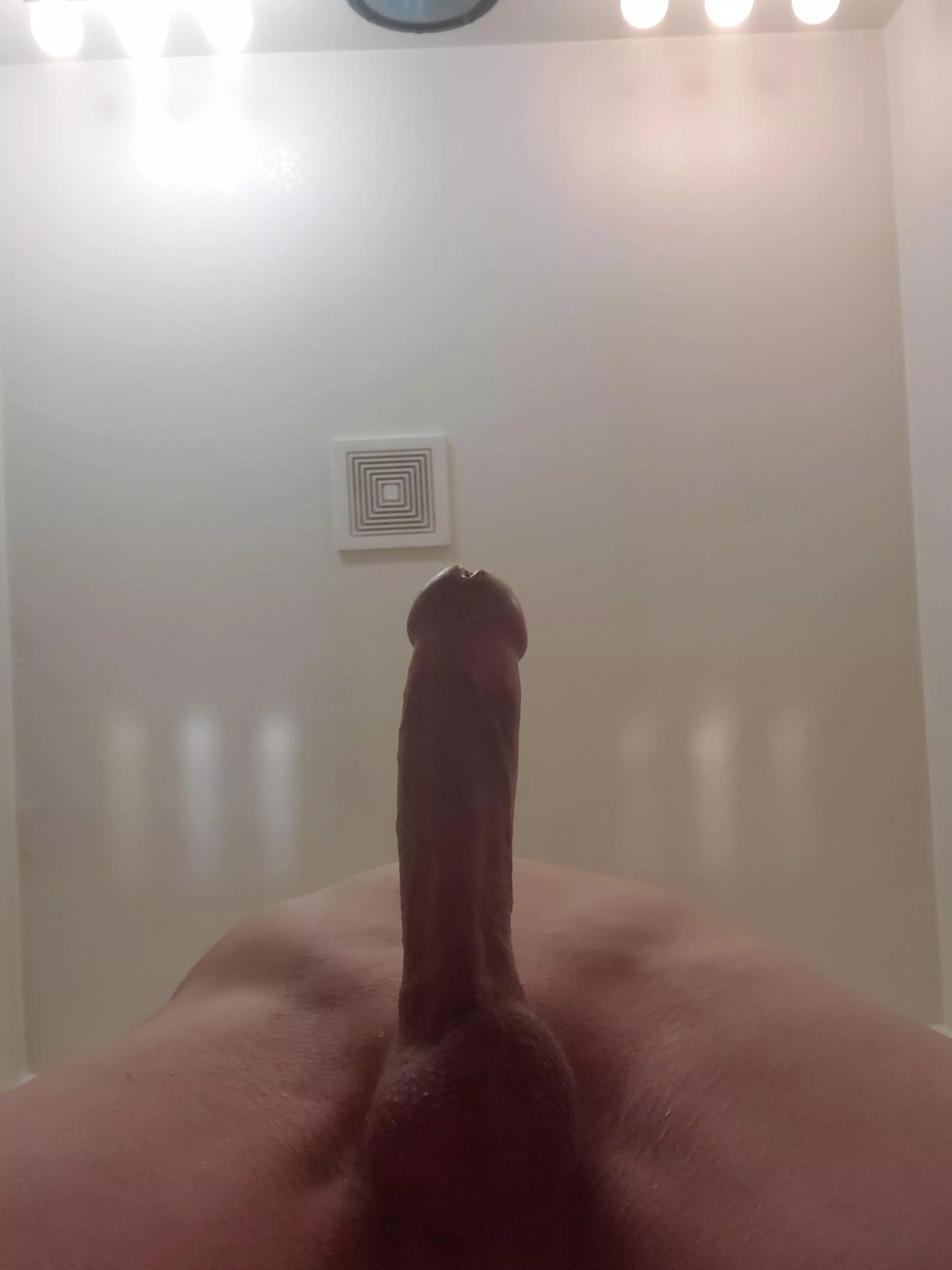 Anybody like skinny muscular guys with a big cock?
