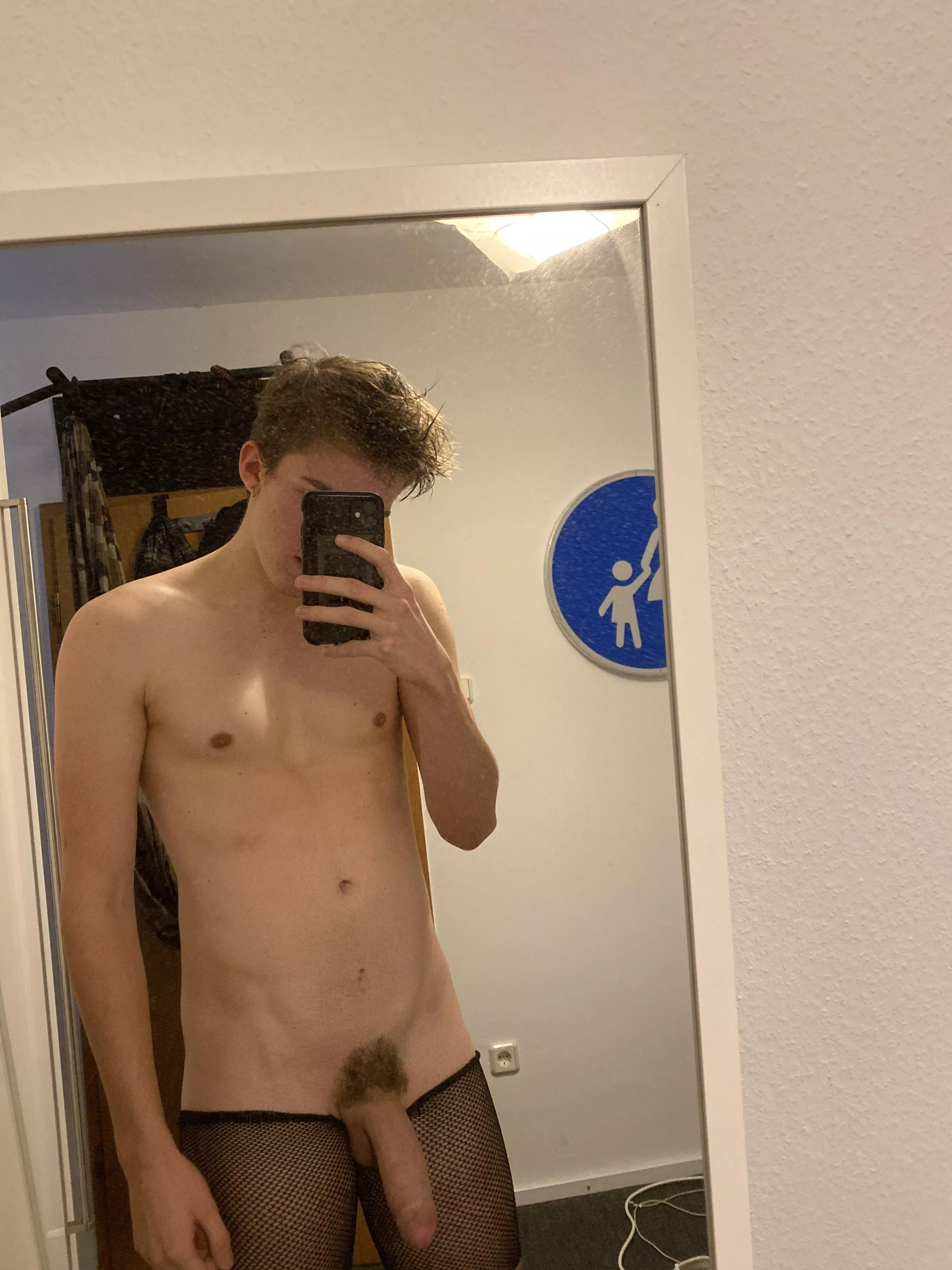 Anybody liking a hung twink?
