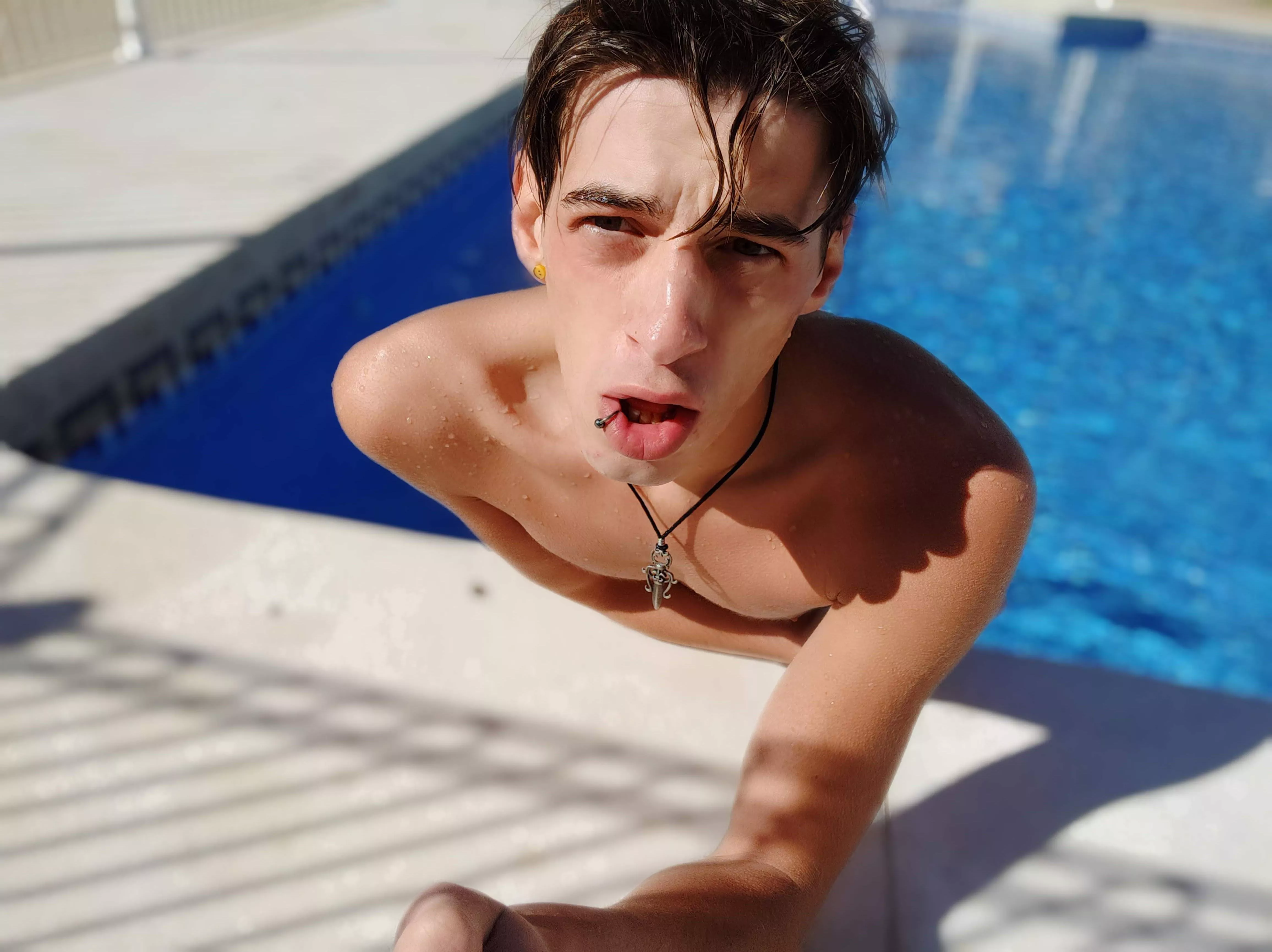 Anybody need a pool boy π Not that I'd be any good but I love prancing about in a speedo... Anybody need a pool boy π Not that I'd be any good but I love prancing about in a speedo...