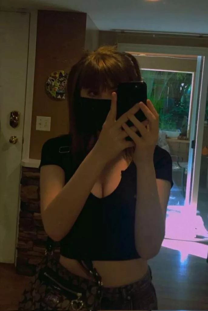 Anyone down to cum tribute my crush? Anyone down to cum tribute my crush?