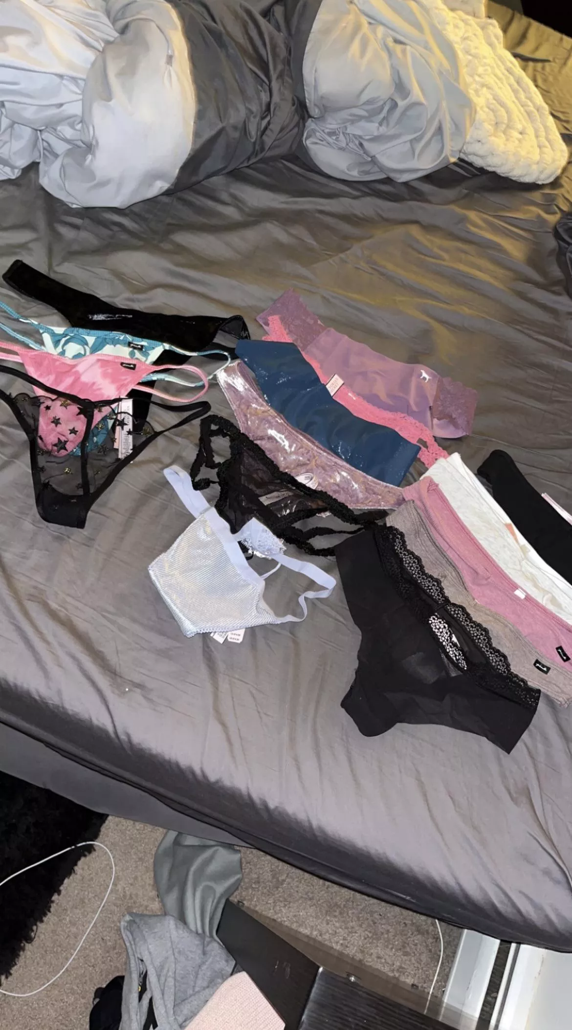 Anyone down to trade Live Photos today?