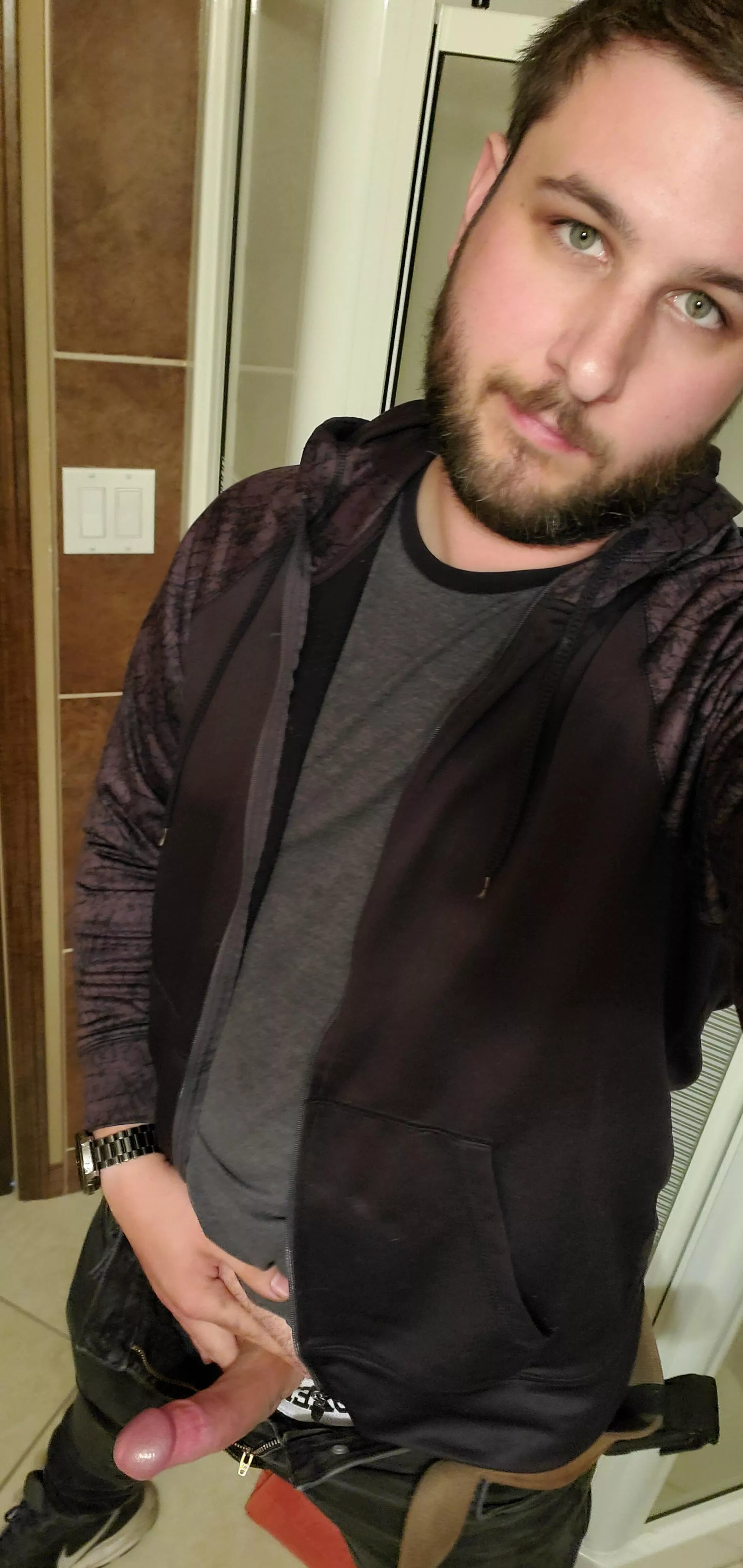 Anyone else feeling like skipping out on the last of work and fucking strangers off reddit? Anyone else feeling like skipping out on the last of work and fucking strangers off reddit?